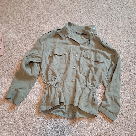 Zara Women's Modal Ruched Waist Button Up Blouse Size XS - Picture 3 of 7